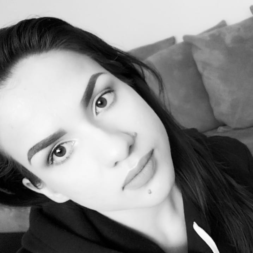 Meet your Posher, Alicia